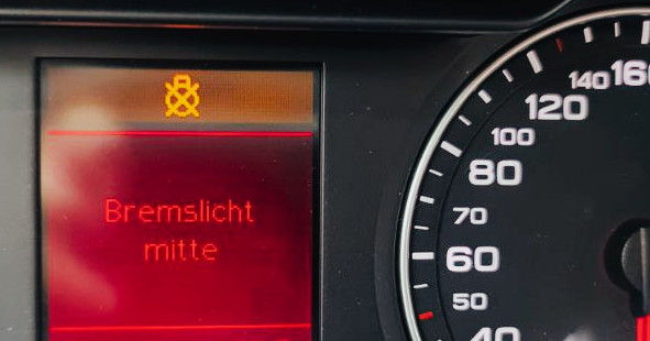 Audi A4 B8 3. dritte Bremsleuchte Wackelkontakt